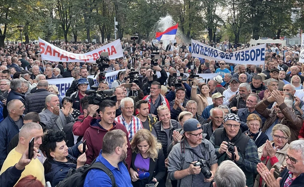 VIDEO: Banja Luka prosvjeduje: “Mile, lopove”