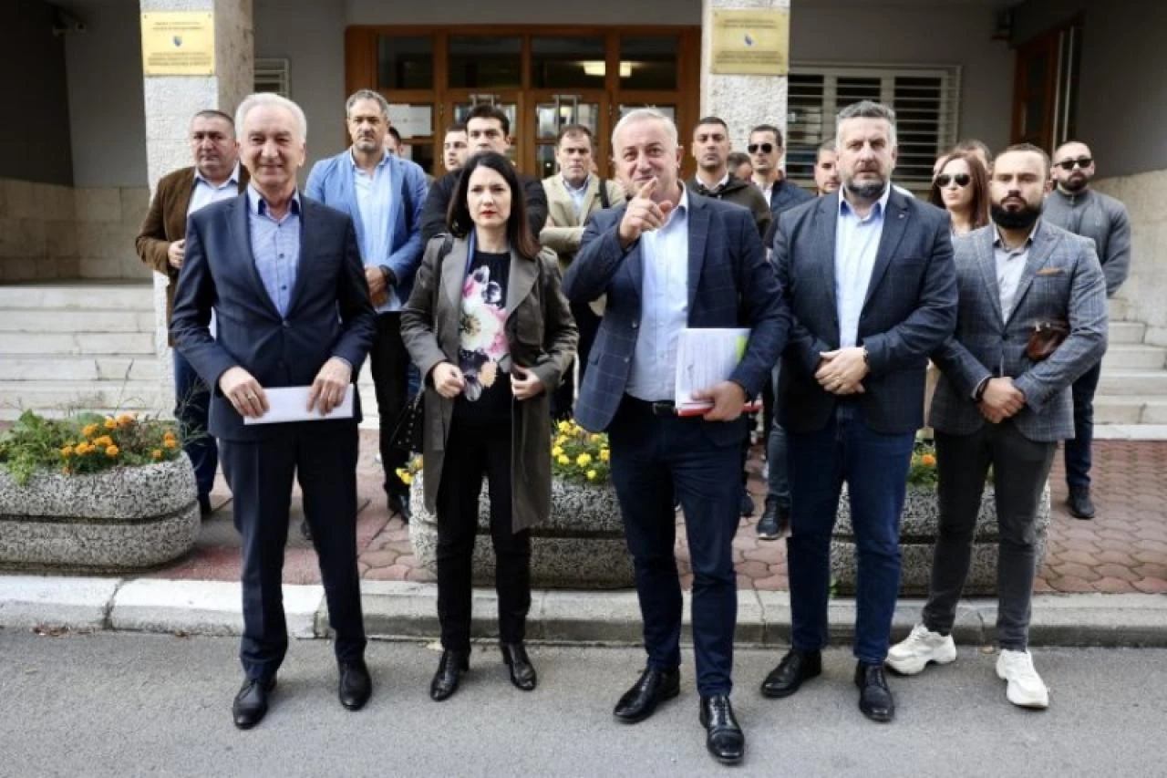 Predane prijave za ponovno brojanje: 65.000 glasova kontaminirano