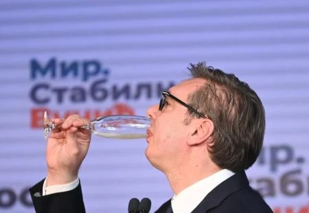 Pripiti Vučić hit je na Internetu: Popio sam više od 100 čaša