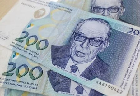 Gorivo ih ne zanima: Digli sebi plaće za 500 KM!