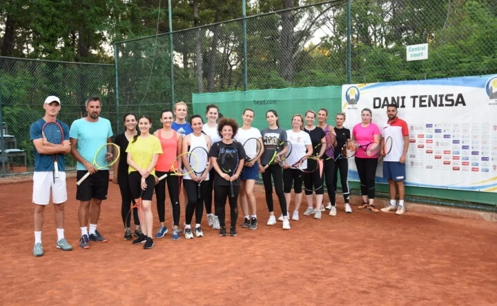 Dani tenisa – Međugorje 2022.: Počeo besplatni teniski kamp za žene