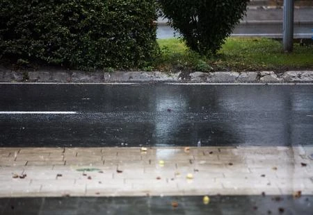 Vozači oprez, kolnici vlažni i mokri