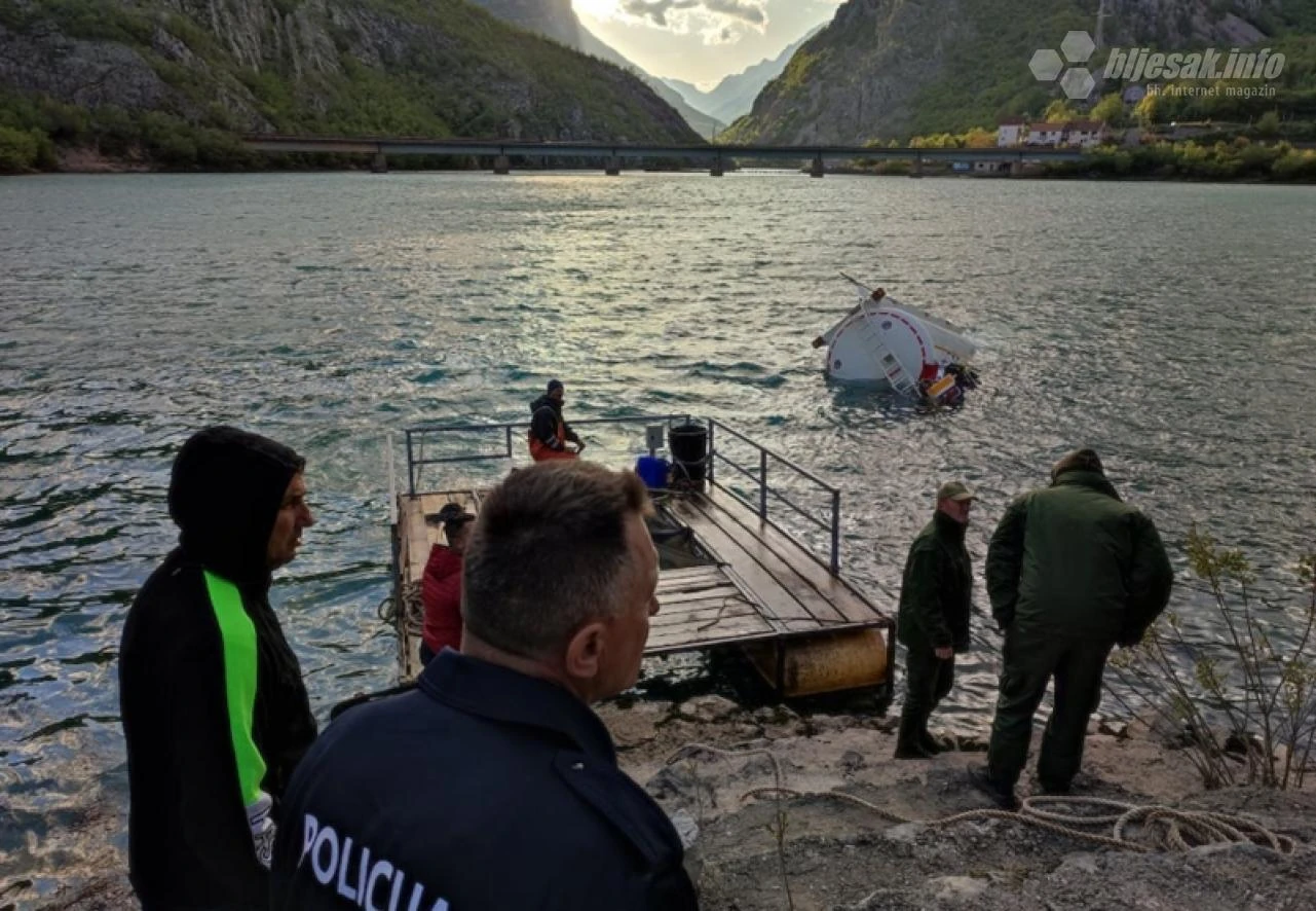 MUP HNŽ: Vozač autocisterne u jezeru, nepoznato je li još netko bio s njim