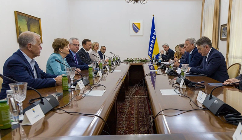 Amerikanci u Predsjedništvu… i Dodik