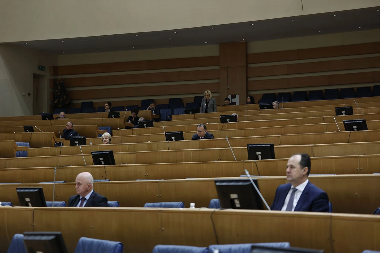 Uz ogromne plaće, bh. političari dobivaju i enormne otpremnine