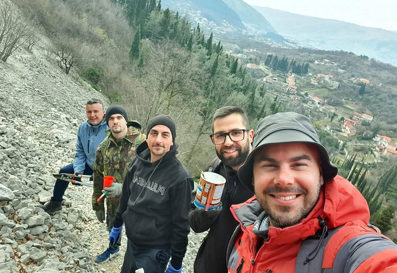 Članovi HPD Prenj Mostar za rekreativce pripremili stazu prema vrhu Mikuljača