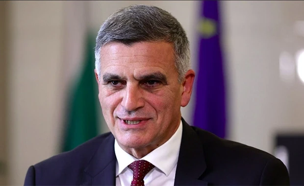 Smjena ministra obrane jer je umjesto 'rat' rekao 'operacija'