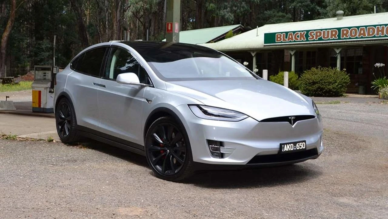Tesla pod istragom zbog kočnica!