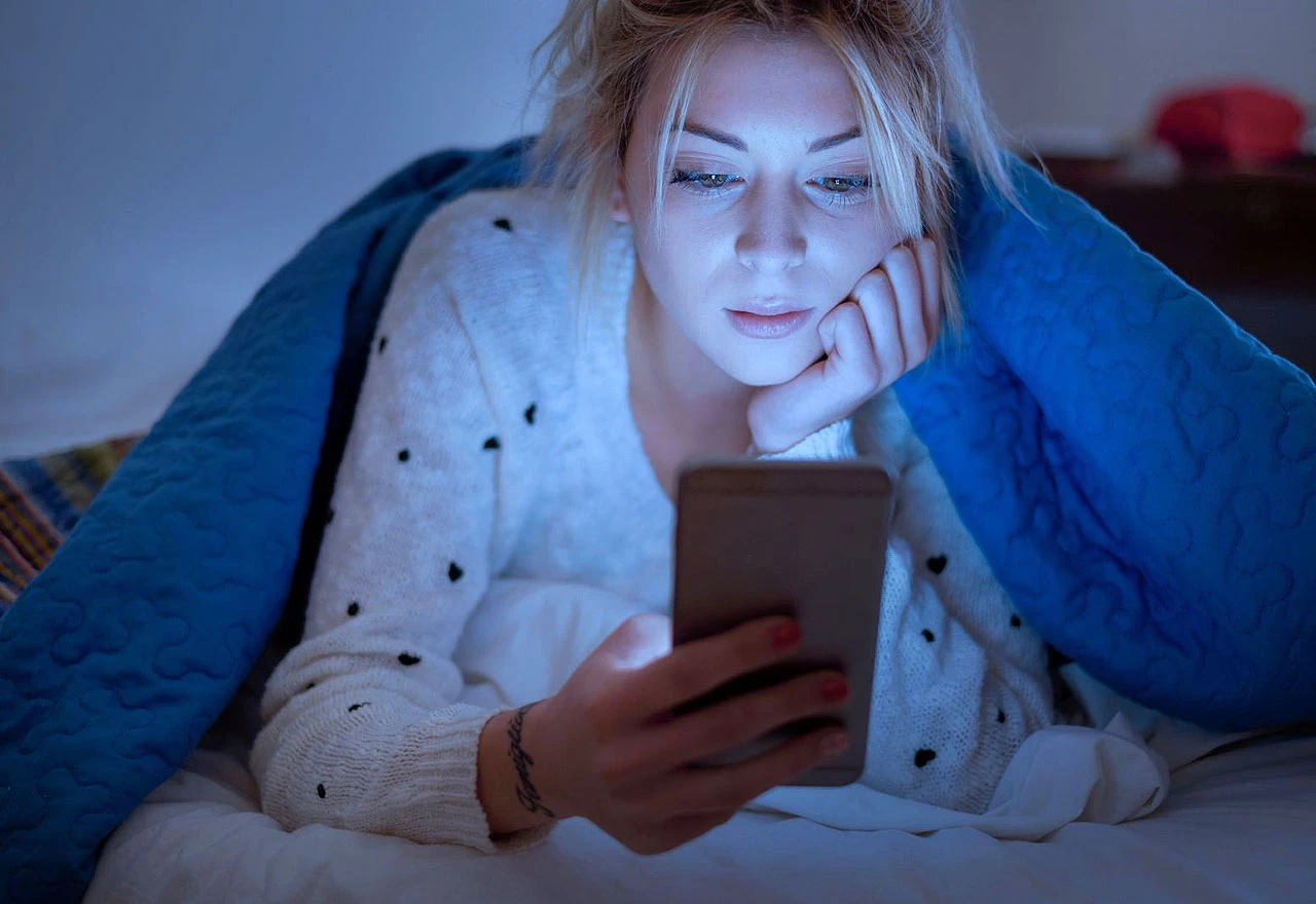 Polovica generacije Z radije bi ostala živjeti s roditeljima nego se odrekla mobitela
