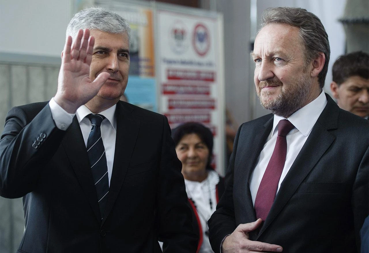 Sankcije: Čekaju se Čović i Izetbegović