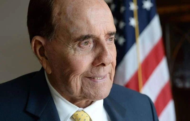 Umro bivši američki senator Bob Dole