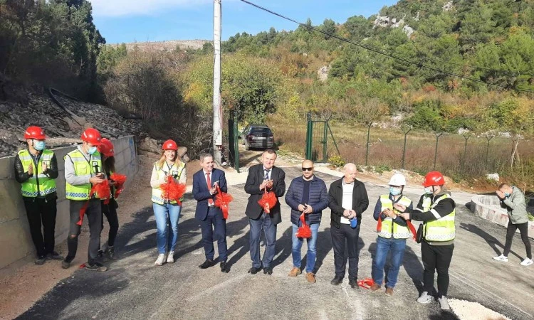 Svečanim presijecanjem vrpce otvorena cesta u Dretelju