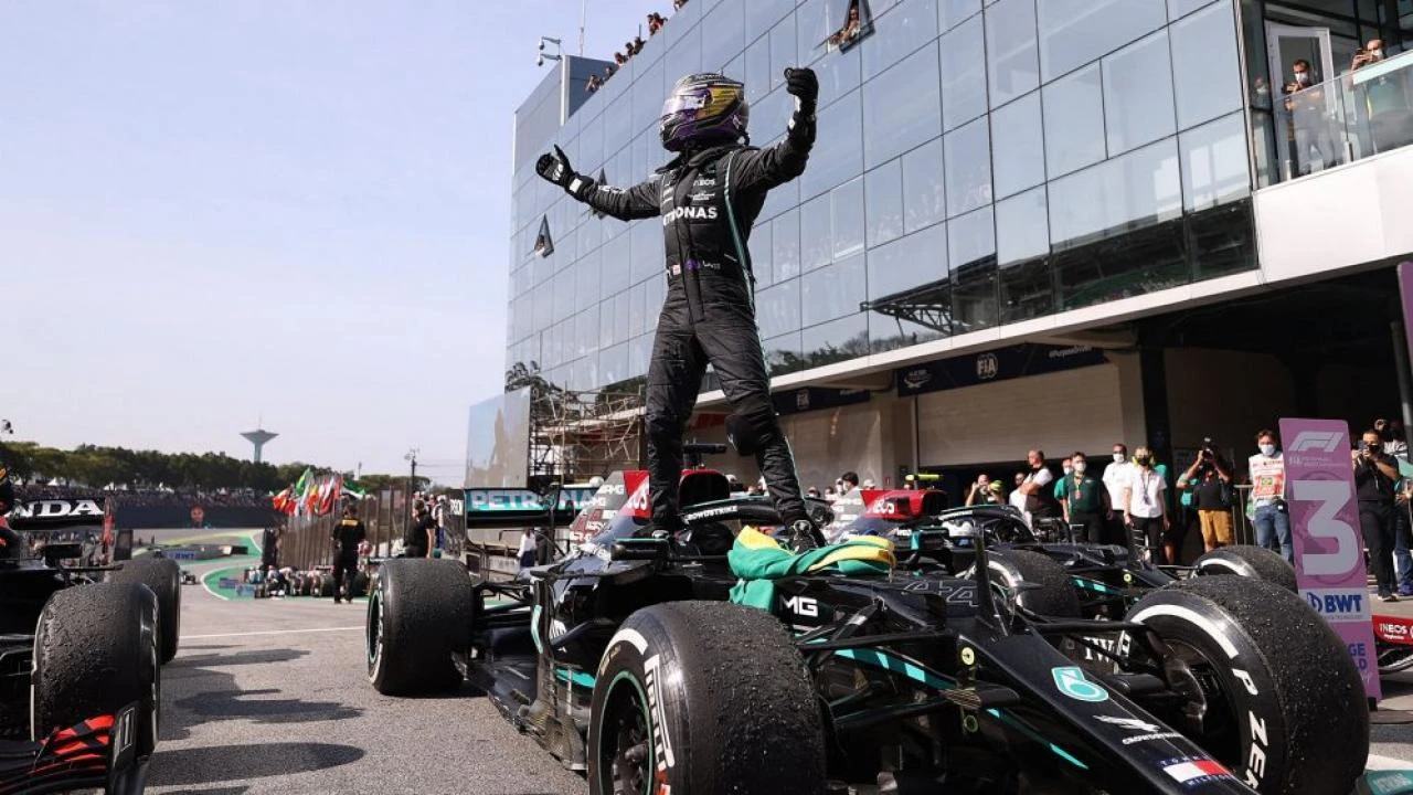 Hamilton očitao lekciju Verstappenu