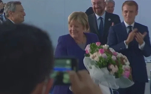 Pljesak i ruže za kraj