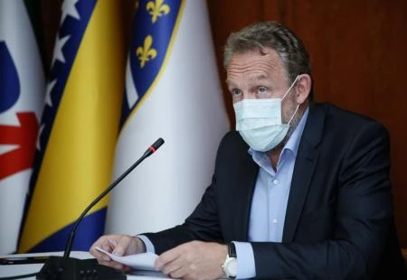 Izetbegović o problemima i kako ''oštrice otupiti''