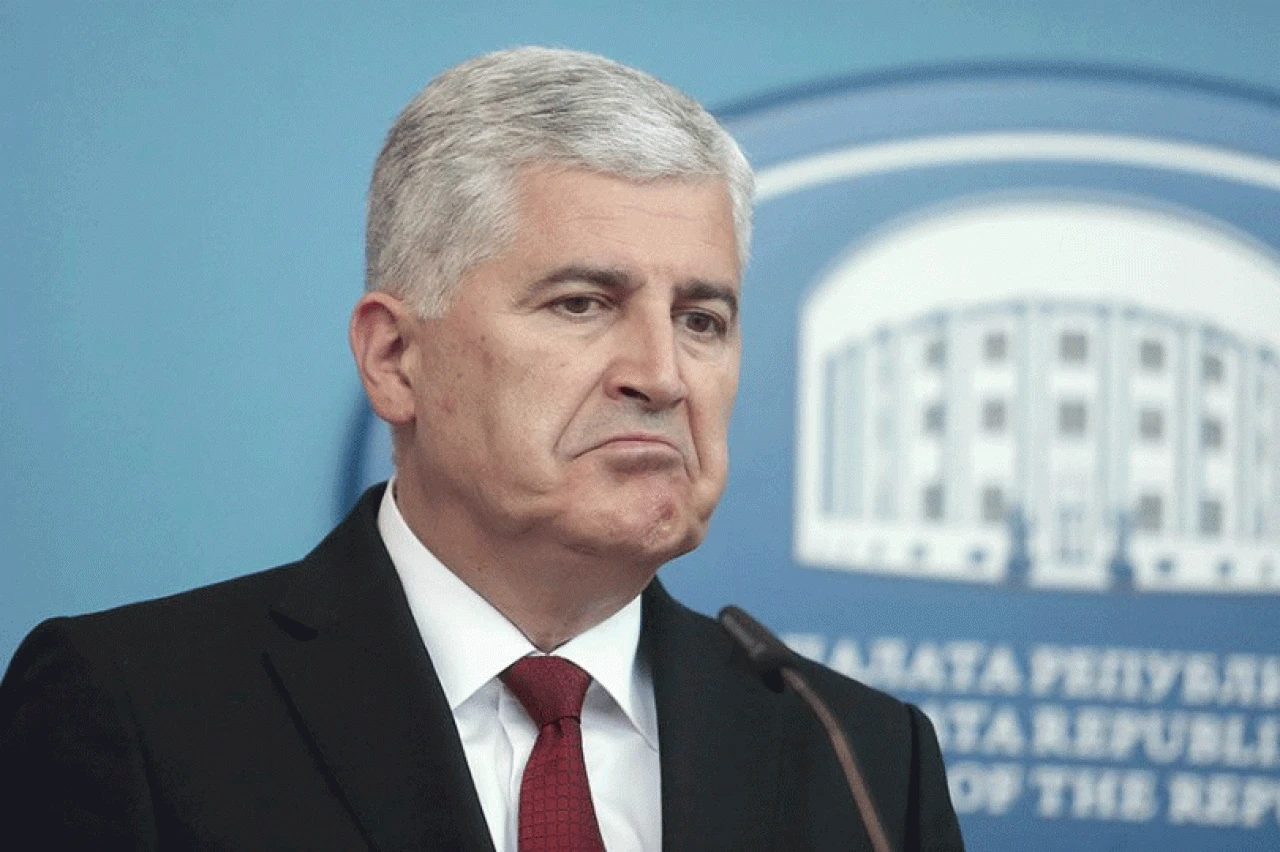 Čović se oglasio u vezi svoje biste