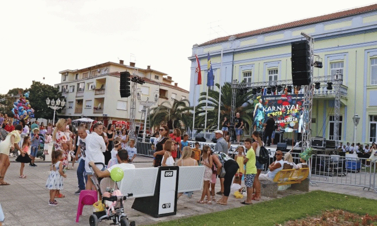 U Čapljini održan Međunarodni ljetni karneval