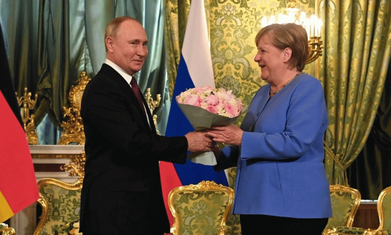 Putin dočekao Merkel u njenoj posljednjoj posjeti na funkciji kancelarke