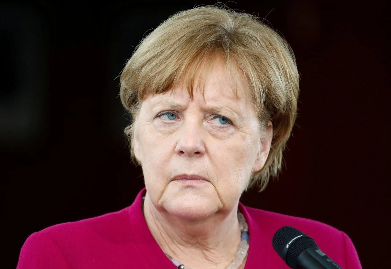 Merkel će imati mirovinu od 15 tisuća eura
