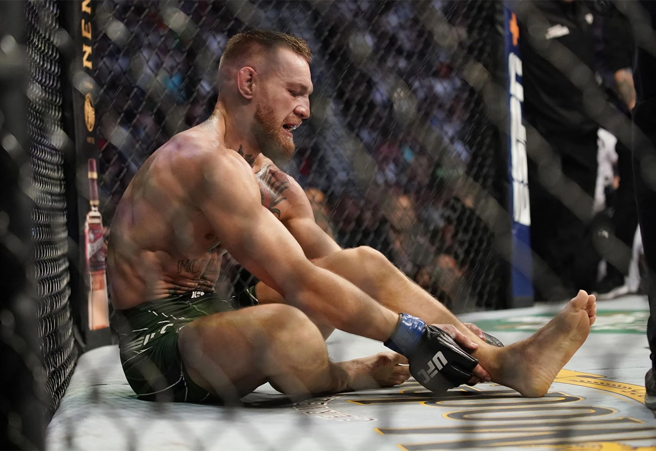 McGregor slomio nogu