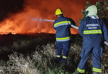 Igra li se Mostar s plaćama vatrogasaca? Grad tvrdi ne, vatrogasci da
