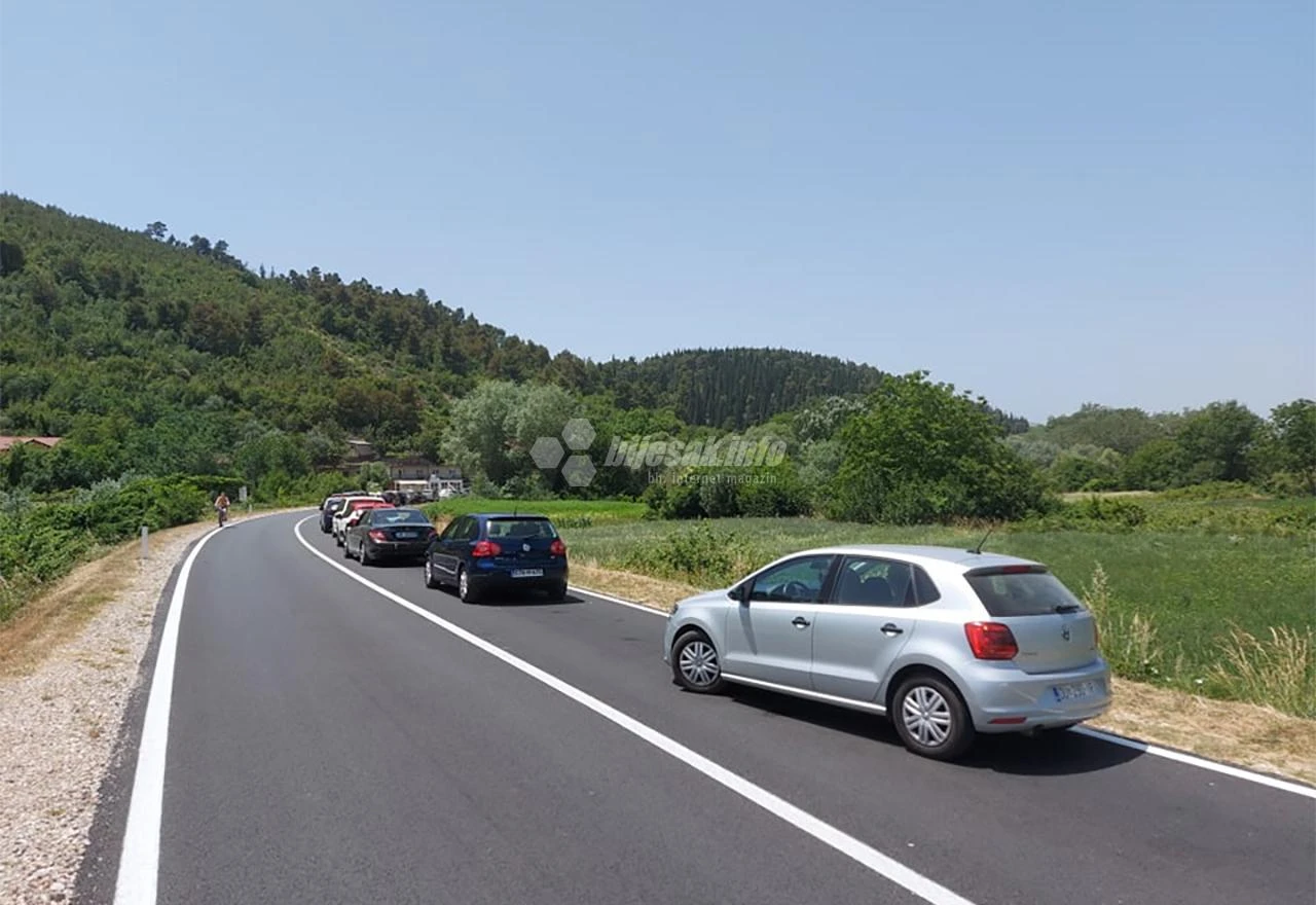 Kaos na Doljanima: Kolona vozila od granice do granice; čeka se duže od sat vremena