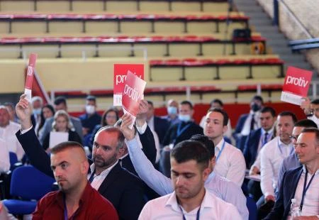 Zaiskrilo na zasjedanju HNS-a: Hrvati će srediti sami sebe