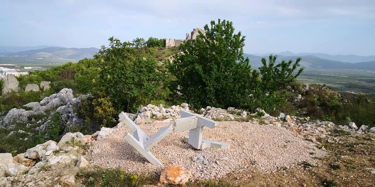 Vandalski čin na paragliding poletištu u Ljubuškom