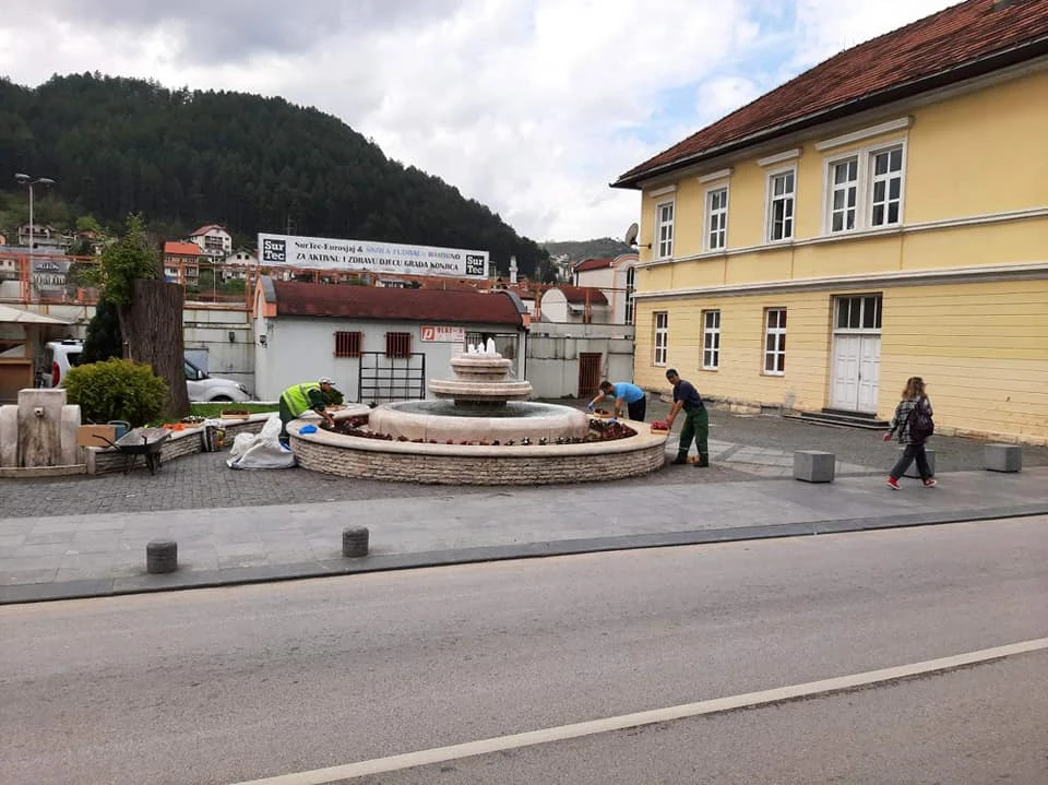 Vrijedni komunalci u akciji: U Konjicu proljetna akcija čišćenja grada