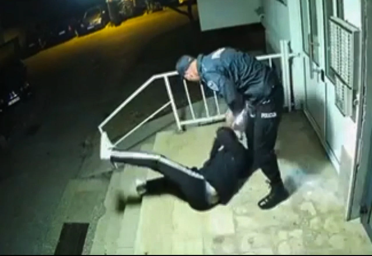 Pretučeni mladić diže tužbu protiv policajaca