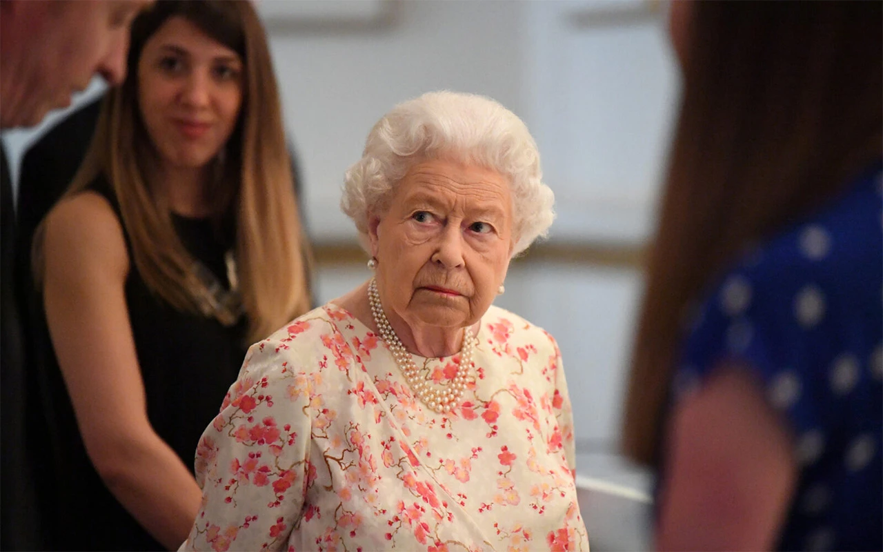Oglasila se Buckinghamska palača