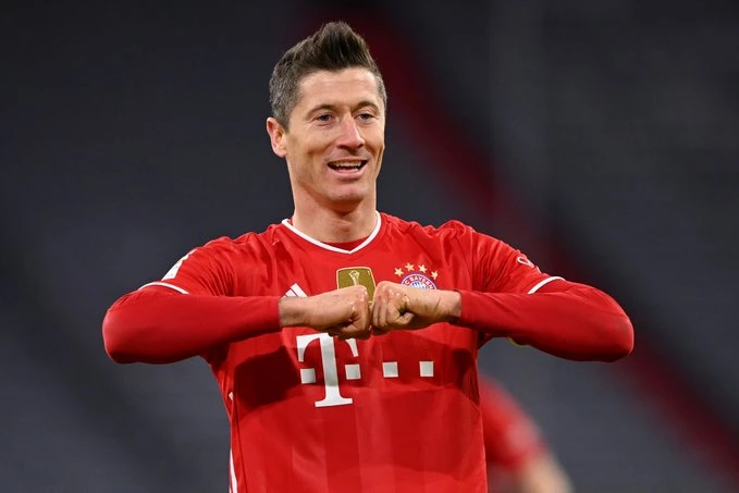Čudesni preokret: Bayern na krilima Lewandowskog slavio u velikom derbiju!