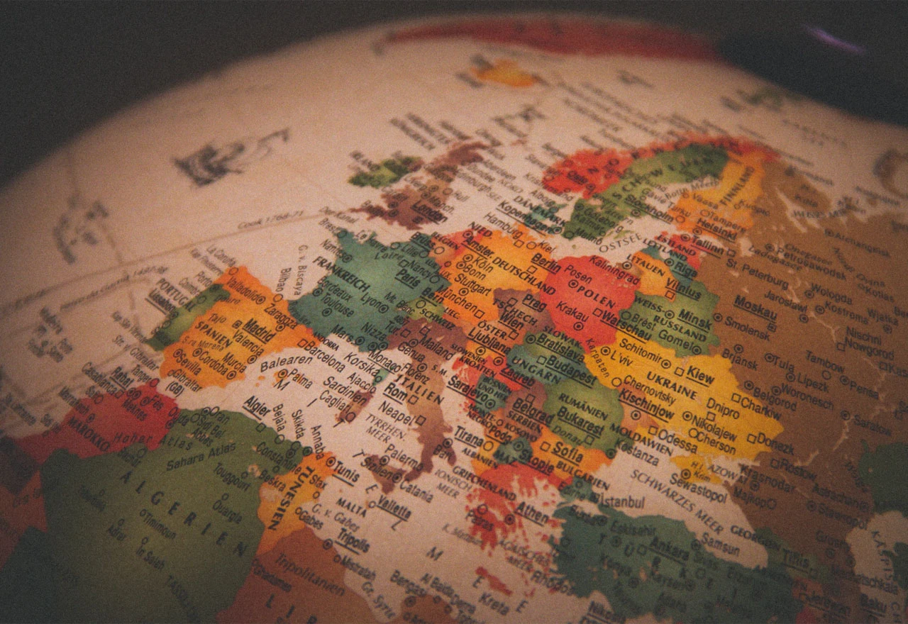EU uvodi tamno crvene zone na epidemiološku kartu Europe