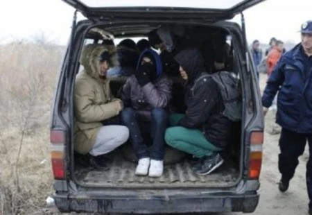Kupres: U kombi 'strpao' 16 migranata