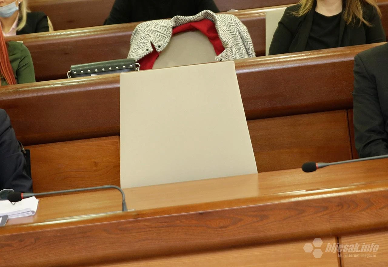Pazite na obećanja: Ništa vam neće sakriti