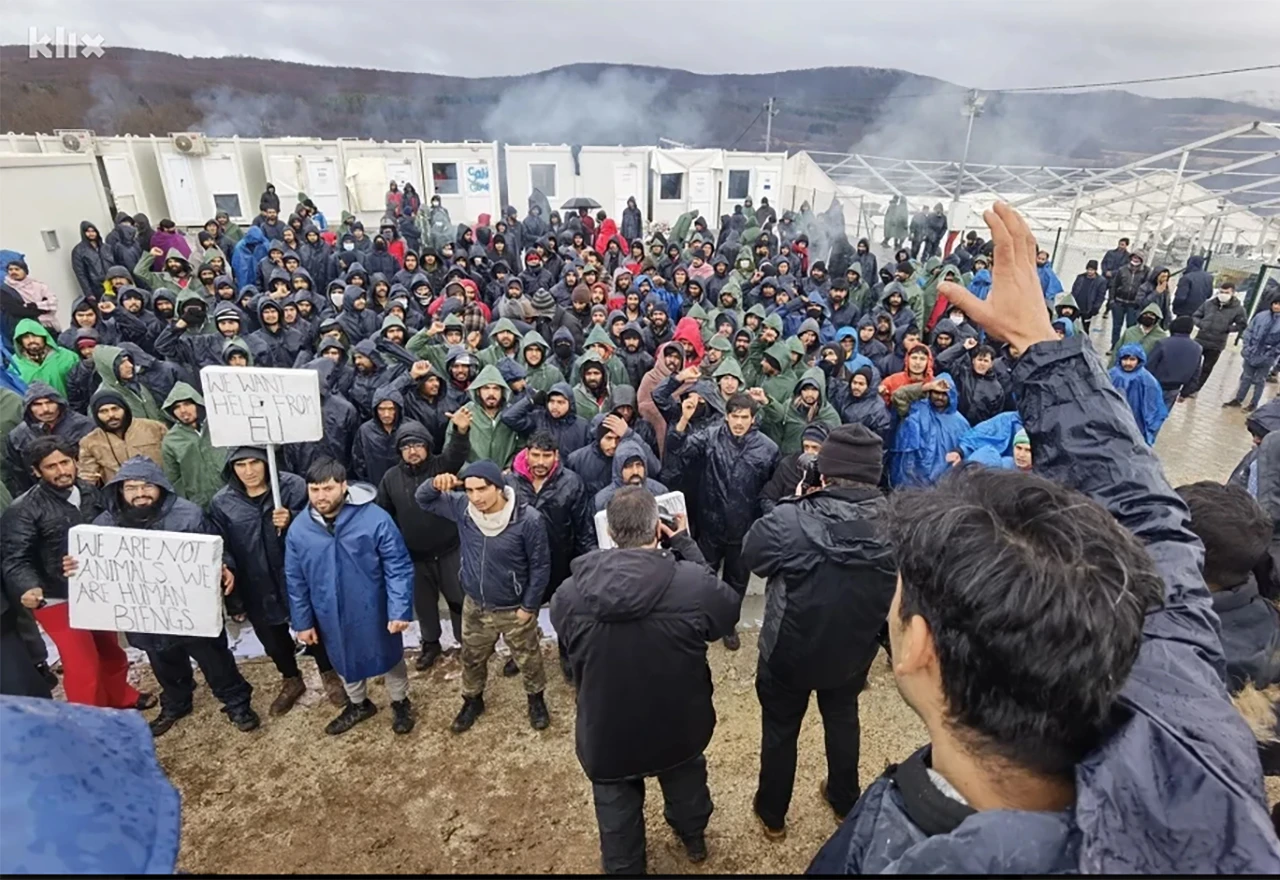 Migranti prosvjedovali pred Cikotićem: Ne želimo hranu, želimo slobodu i pomoć EU