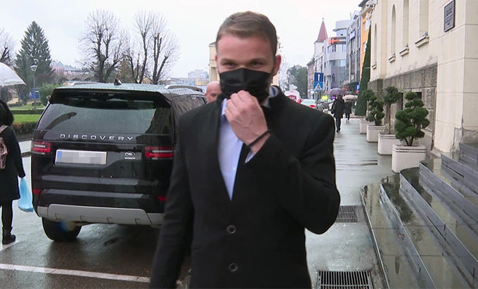 Stanivuković prvi dan u autobusu, drugi u bolidu