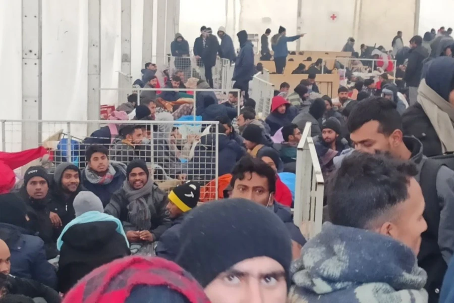 Bihać: Više od tisuću migranata u jednom šatoru