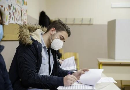 Pod lupom: Izbori protekli mirno uz manje nepravilnosti