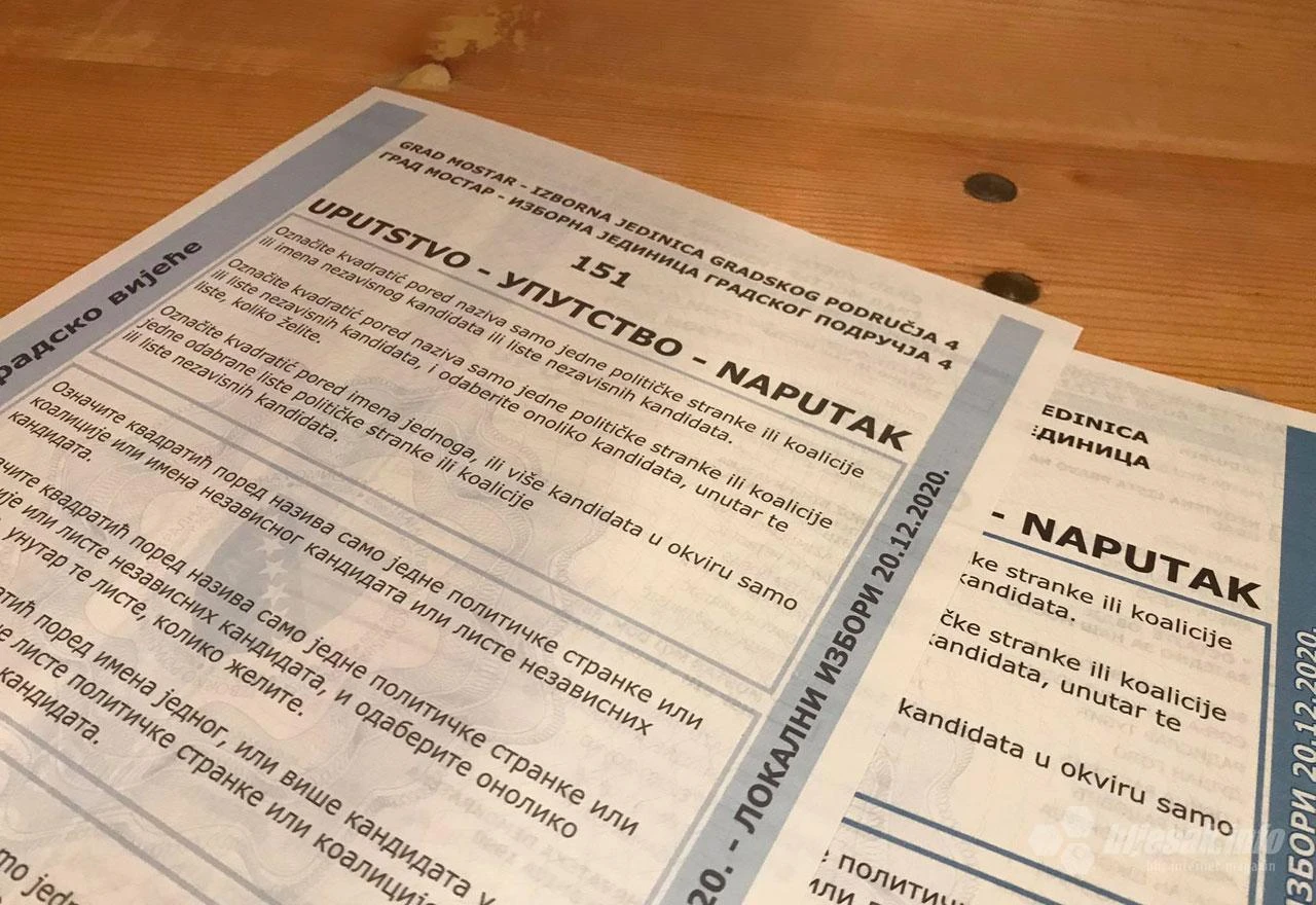 Poslušajte razgovor: Izolirani glasač ne može glasati