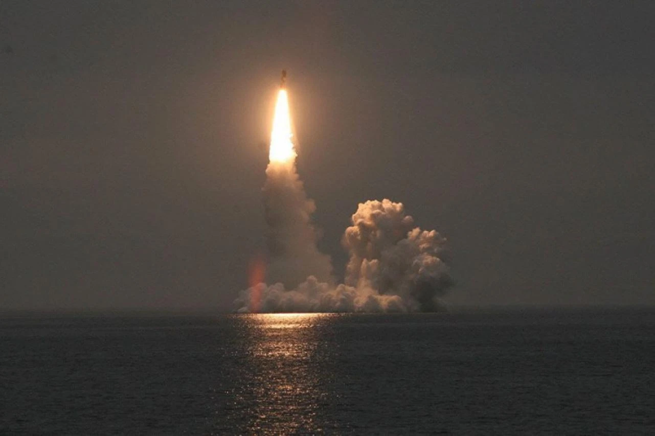 Ruska podmornica prvi put istovremeno lansirala 4 balističke rakete
