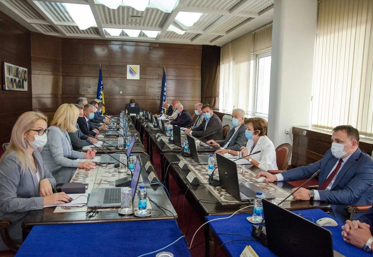Ministarstva dijele novac