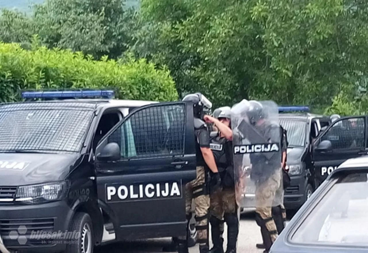 Huligani posvađali SDA i SDP u Mostaru