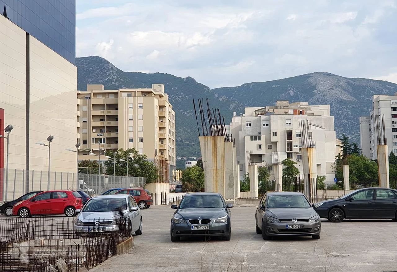 Beograd uvodi sustav za kontrolu nepropisnog parkiranja. Treba li i Mostar?