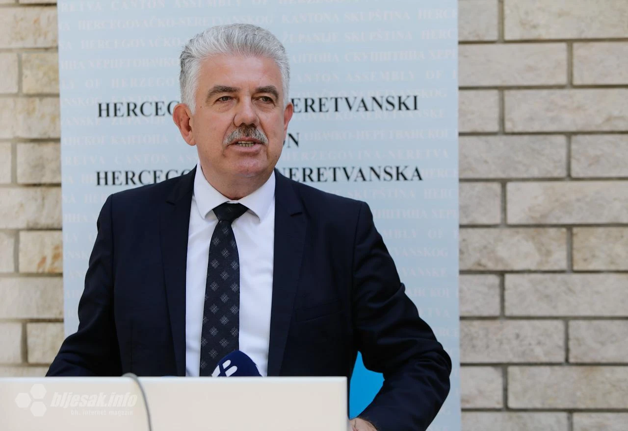 Herceg: Čim mi simptomi to dopuste, organizirat ću online sjednice Vlade