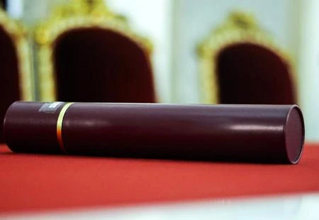Direktor OSA-e dostavio dvije diplome Komisiji za nadzor nad radom