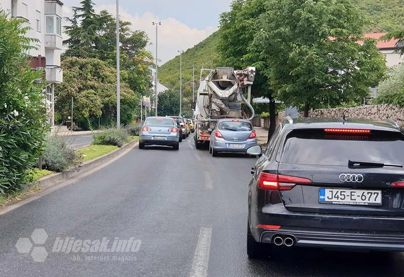 Lančani sudar izazvao ogromne gužve u Mostaru
