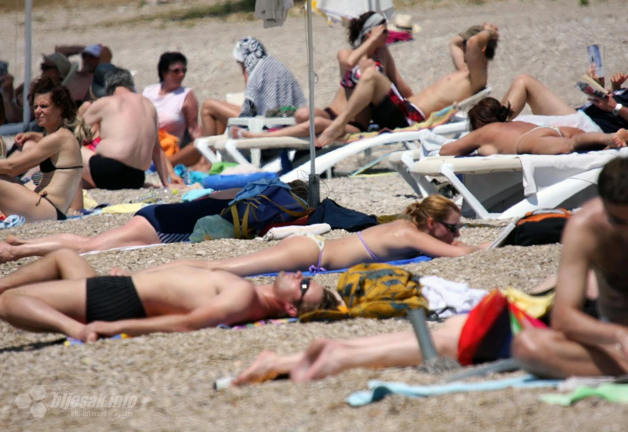 Preplanuli ten na brzinu: Solarij ili 'spray ten'?