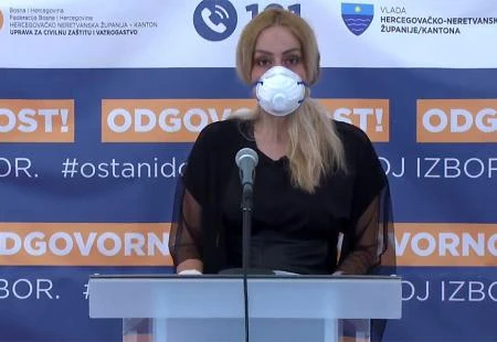Mladi vjeruju u teorije zavjere i da korona-virus ne postoji