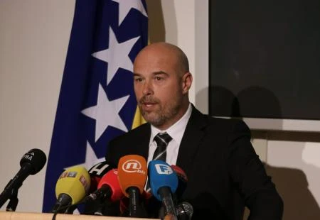 SDA: Tegeltija treba biti smijenjen